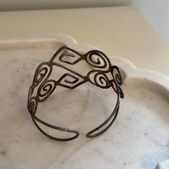 Women Vinatge Cuff Bracelet - Picture 6 of 9